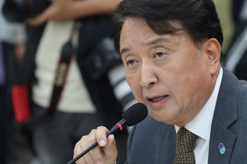 경찰, 돈봉투 받은 혐의 김영환 충북지사 불러 조사