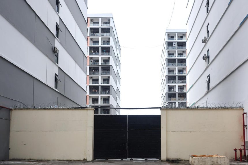 18일(현지시간) 캄보디아 시아누크빌 내 범죄단지로 알려진 건물. 2025.10.18/뉴스1 ⓒ News1 김도우 기자