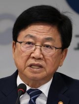 최교진 “‘4세 고시’ 조장 영어유치원 규제 필요”