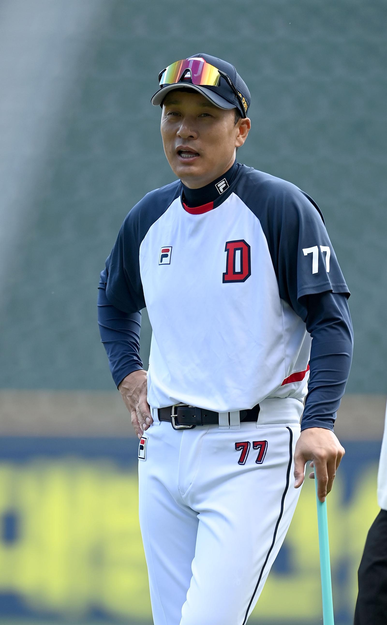 <b>이승엽</b> 전 두산 감독, 日 <b>요미우리</b> 가을 캠프 <b>임시코치</b>로