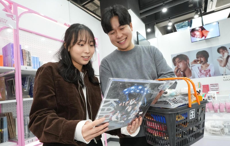 세븐일레븐, K컬처 더한 ‘뉴웨이브명동점’ 오픈