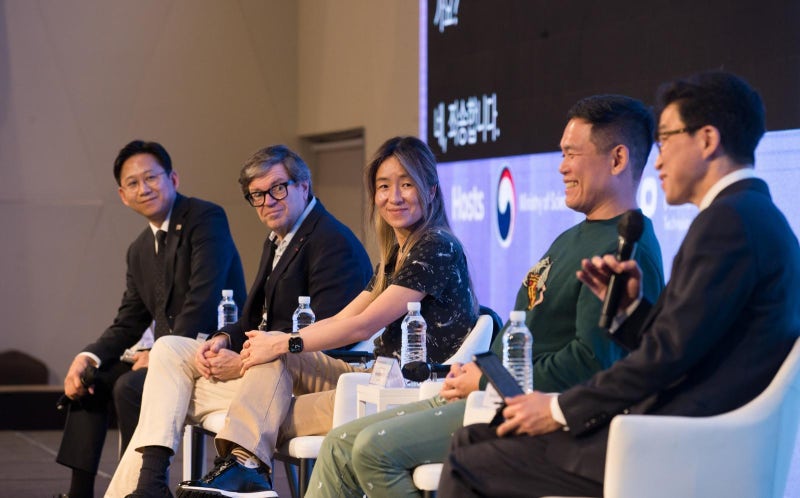 “AI 너무 강력… 일부 기업-국가에 맡겨선 안돼”