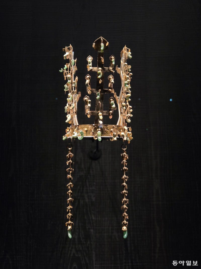 천년의 황금빛… 頂上을 비추다