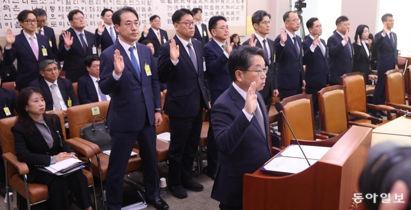 與, 법원행정처 폐지-재판중지법 추진… 野 “李정권 중지될 것”