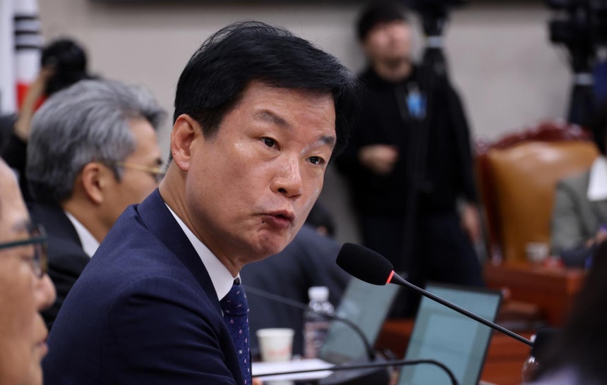 박균택 더불어민주당 의원이 24일 오후 서울 여의도 국회에서 열린 법제사법위원회의 고위공직자범죄수사처에 대한 국정감사에서 질의를 하고 있다. 2025.10.24&#160;서울=뉴시