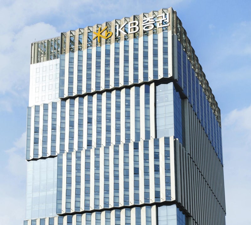 KB증권 올해 IPO 공모총액 2조334억, 2위보다 1조 원 넘게 차이… 1위 유력