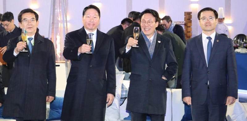 막오른 CEO 서밋… “천년 도시서 인류 기여 아이디어 나누자”