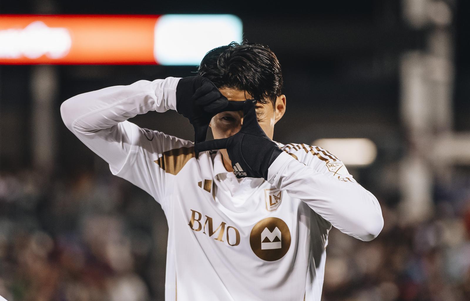 <b>손흥민</b>, 프리킥 데뷔골로 亞선수 첫 ‘<b>MLS</b> 올해의 골’