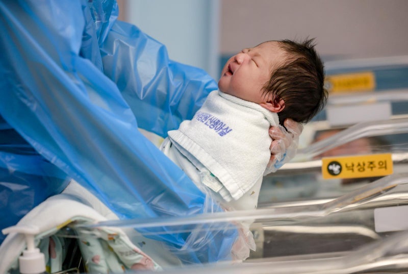 올 1~8월 출생아 16만8671명… 10년만에 증가세