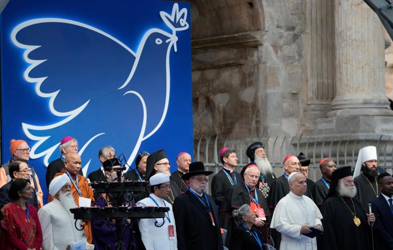 “세계 평화 기원” 교황, 종교 간 회의 참석