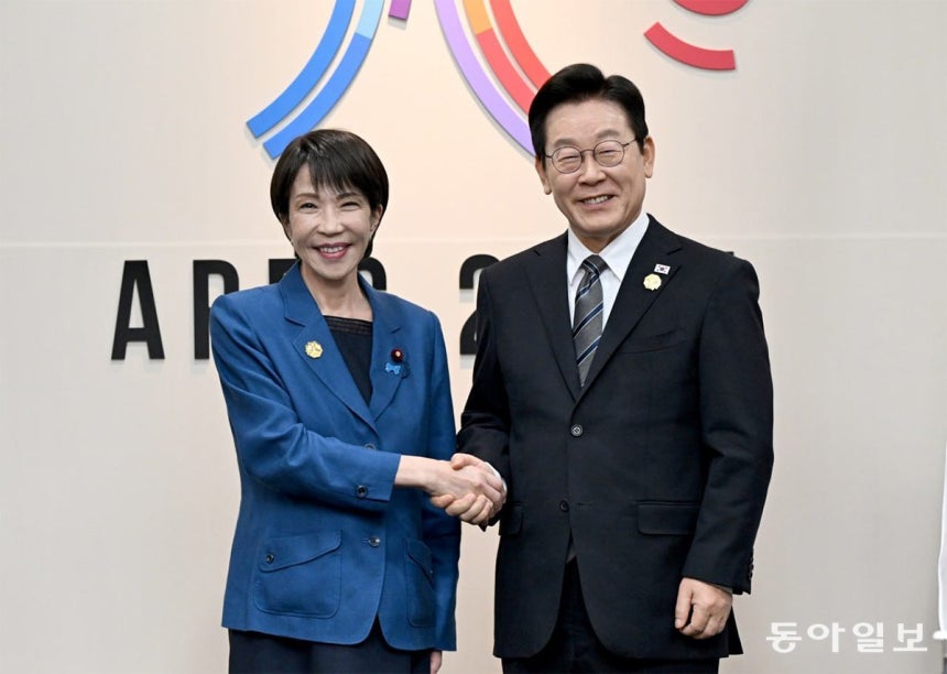 경주 APEC에서 한일 정상 첫 만남! 미래 협력 강화 다짐