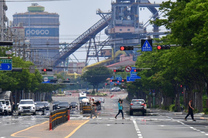 포스코, 美 2위 철강사 지분 인수 추진