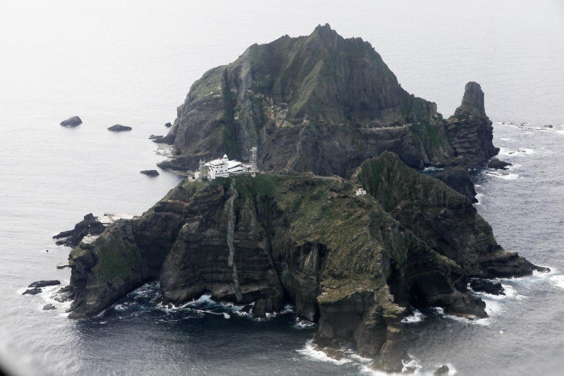 [단독]블랙이글스 독도 상공 태극문양 비행에… 日 항의서한