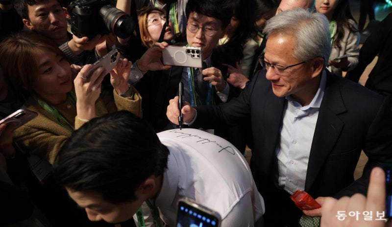 젠슨 황 “SW-제조역량 모두 갖춘 韓, AI 리더될 가능성 무한대”