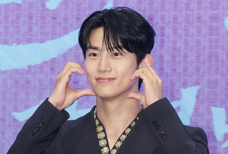 <b>옥택연</b>, 내년 봄 <b>결혼</b>…“오래 저를 믿어준 사람”