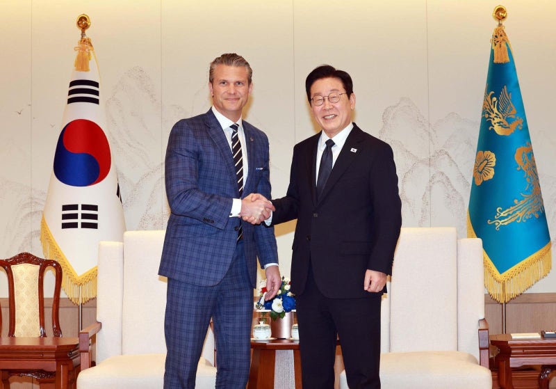 美국방 만난 李대통령 “<b>전작권 조기 회복</b>, 한미동맹 심화 계기”