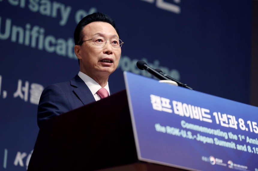 김천식 통일연구원장이 28일 서울 중구 프레스센터 국제회의장에서 열린 ‘캠프 데이비드 1년과 8.15 통일 독트린’ 국제학술회의에서 개회사를 하고 있다. 2024.08.28 뉴시스