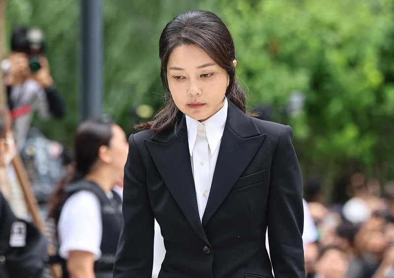 [사설]金 이제야 “샤넬 백은 받아”… 대가성은 없다는데 뭔 말인지