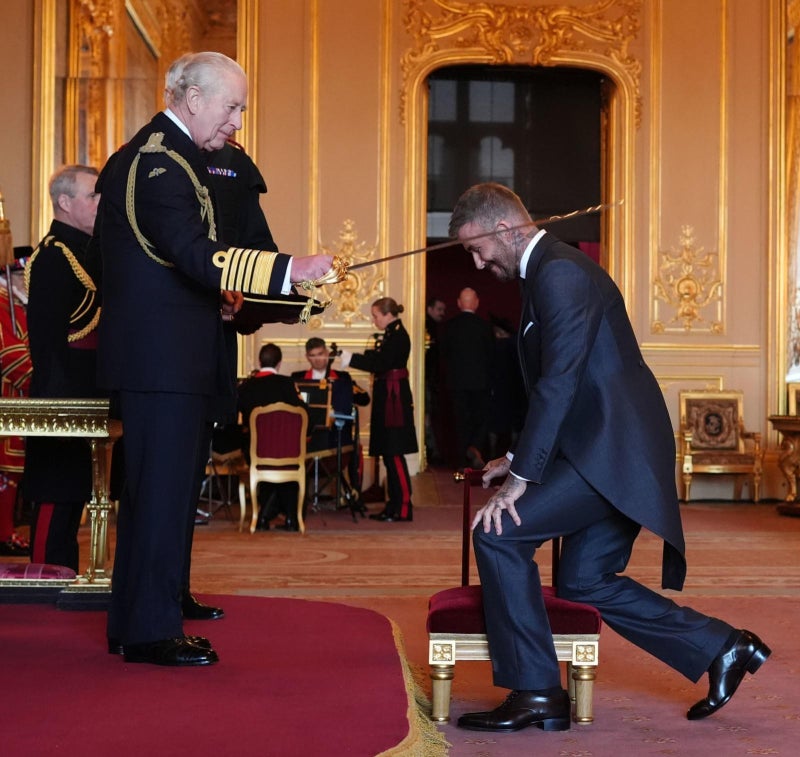 英 축구스타 베컴, 국왕에게 기사 작위 받아