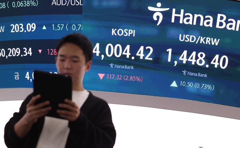 ‘해외투자 쏠림’에 순대외자산 1조달러 넘어… 환율 상승 압박