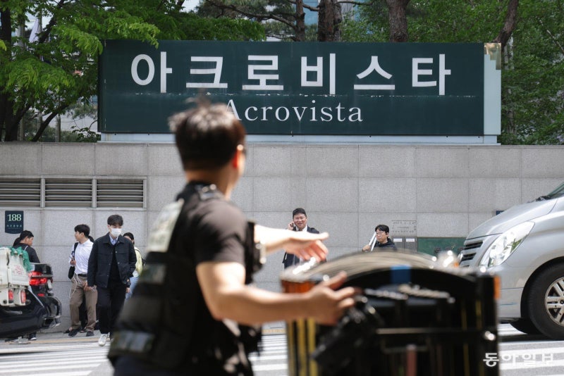 [단독]<b>김건희</b>특검, 尹부부 자택·21그램 사무실 등 7곳 <b>압수수색</b>