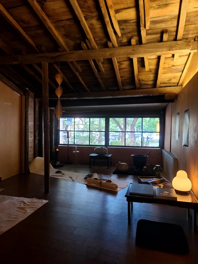 삼각지 ‘춘일가옥’에서 뭉친 K컬처 삼총사들[정성갑의 공간의 재발견]