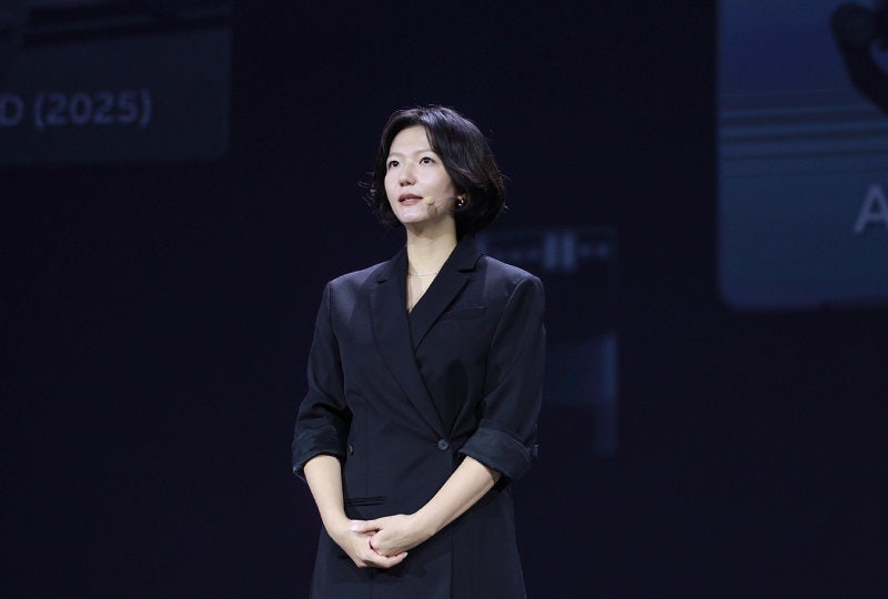 초보 러닝코스 찾으면 러닝복 결제까지… 네이버 ‘AI 비서’ 띄운다