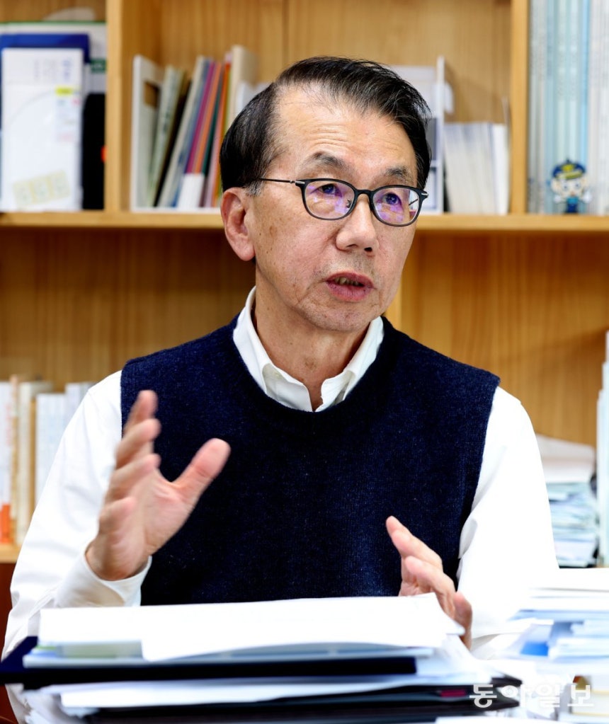 박길성 푸른나무재단 이사장은 “오늘날 AI 기업들은 ‘큰 힘에는 큰 책임이 따른다’라는 격언을 어느 때보다 깊이 새겨야 한다”고 말했다. 변영욱 기자 cut@donga.com