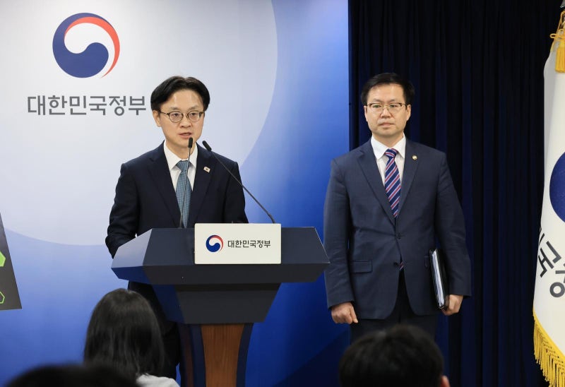 <b>한미 관세 협상</b> 확정…국내 산업계 “안도 속 불확실성 여전”