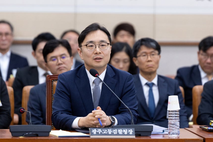 송강 광주고검 검사장이 21일 서울 여의도 국회에서 열린 법제사법위원회 대전고검 등에 대한 국정감사에 출석해 의원 질의에 답변하고 있다. 2025.10.21/뉴스1