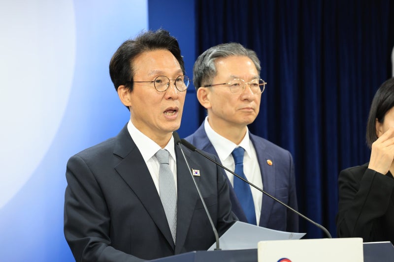 김민석 “<b>한동훈</b>에 <b>론스타</b> 취소신청 잘하셨다고 말할 것”