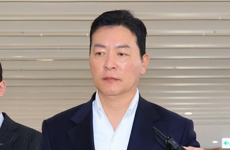 “尹, 김성훈에 ‘군통수권자 안전만 생각하라’ 문자”