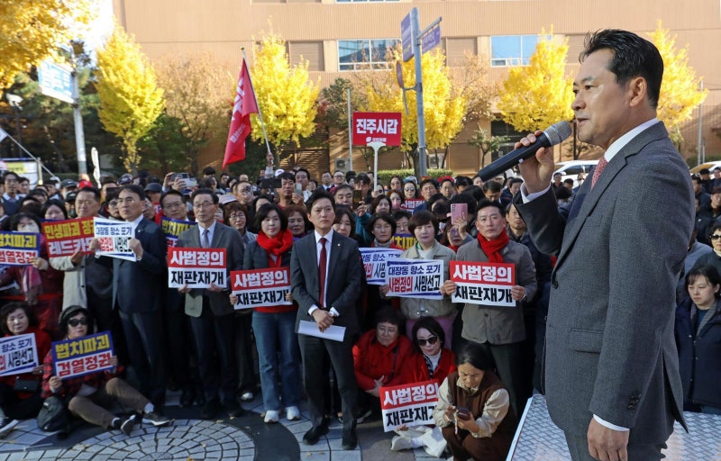 중도층 이탈에도 또 장외투쟁… 장동혁 “괴물 李정권 끝내야”