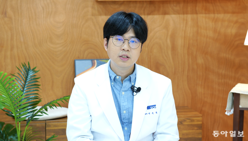 정의현 순천향대 천안병원 피부과 교수는 “중증아토피 피부염은 외모와 수면, 정신건강까지 영향을 끼칠 수 있다”며 “조기에 적극적인 치료가 필요하다”고 말했다. 이진한 의학전문기자·
