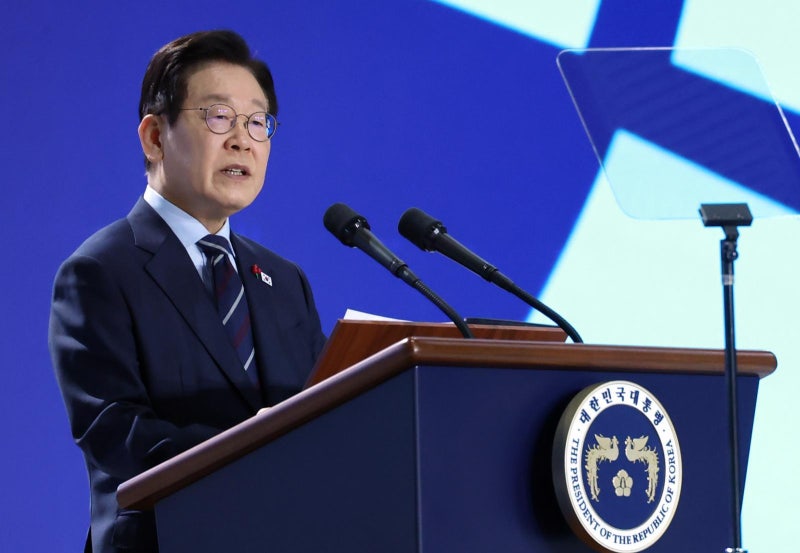 李 “한국 핵무장 시도 비현실적…<b>핵 없는 한반도</b> 추구할 것”
