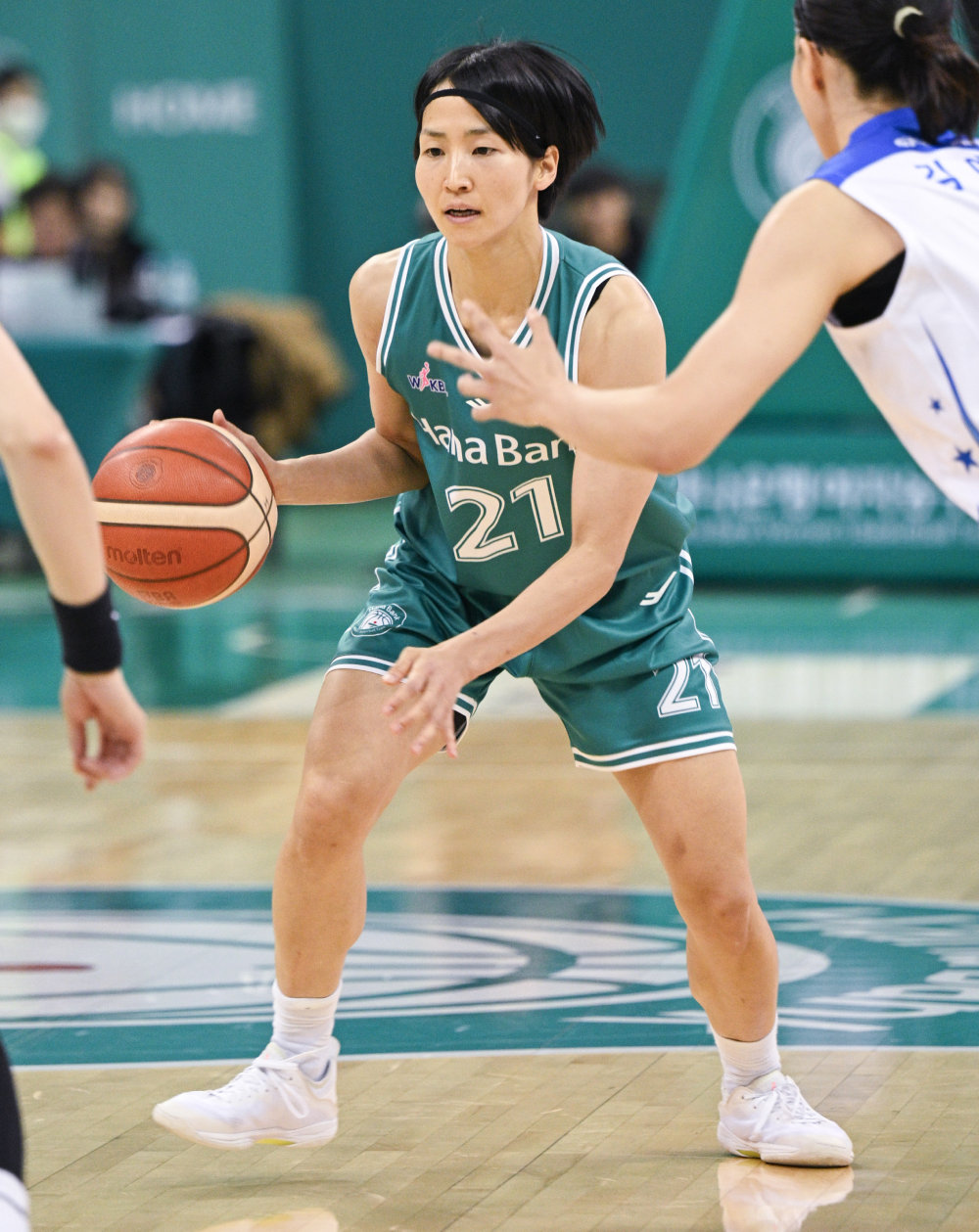 ‘수비’로 BNK 우승 이끌더니… 올핸 하나銀서 ‘공격’ 돌풍