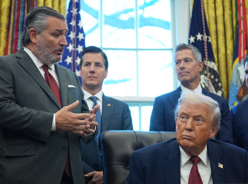 트럼프 “車연비 규제 대폭 완화”… 바이든 정책 또 뒤집기