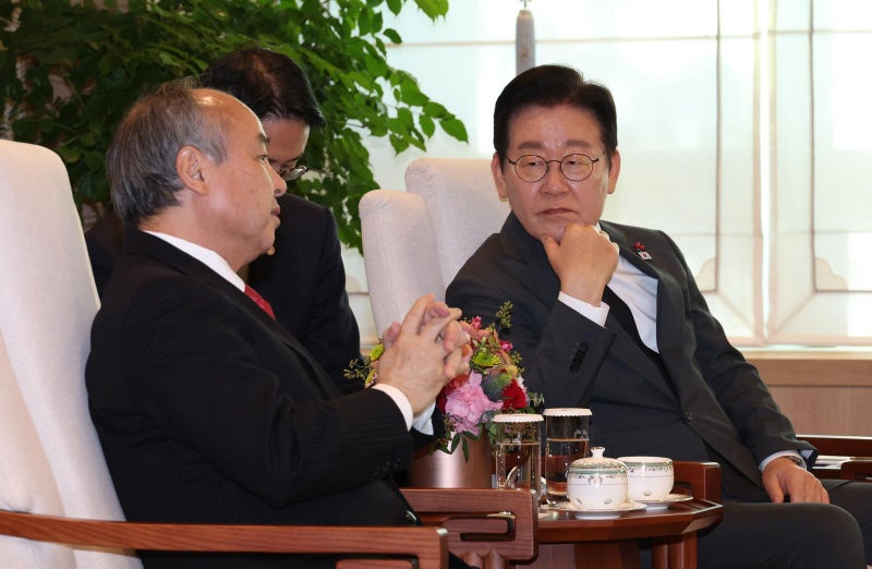 손정의 “인간 두뇌의 1만배 ASI 시대엔 인류가 금붕어 될것”