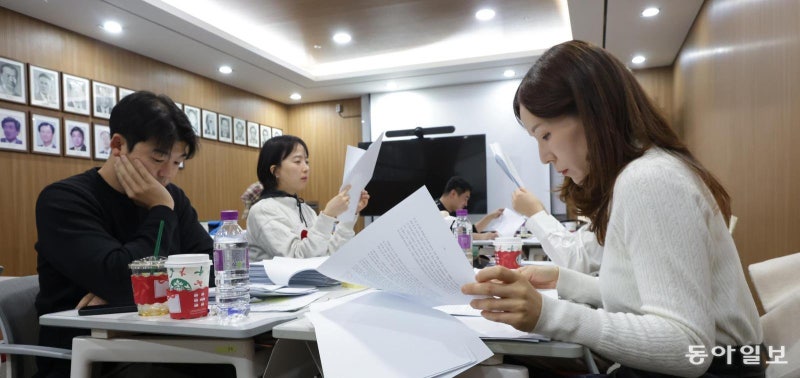 이만큼 쌓였습니다… 한국 문단의 미래가