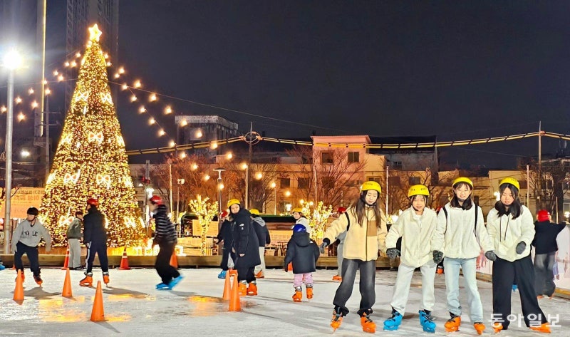 “손 놓으면 안 돼” 동인천역에 스케이트장