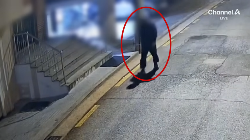 주말 새벽 80대 전 장모 집에 복면을 쓰고 침입해 폭행하고 금품을 뺏으려던 40대 전 사위가 구속됐다.범행 후 옷을 갈아입고 현장을 다시 찾았다가 체포된 그는 “생활비가 필요했다”고 진술해 충격을 줬다.채널A 