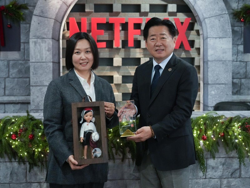 ‘폭싹’ 만든 넷플릭스 부사장, 제주 명예도민 됐다