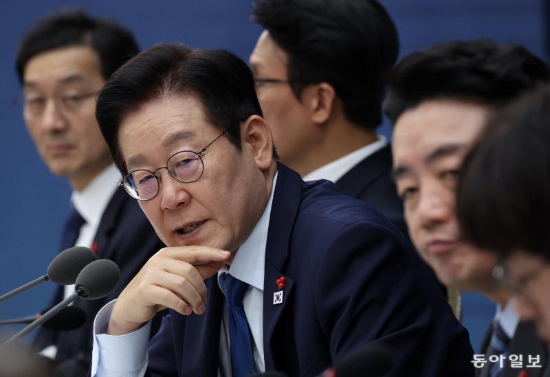 李 “원전 정책, 편가르기 싸움 돼… 당적 없는 사람만 말하라”