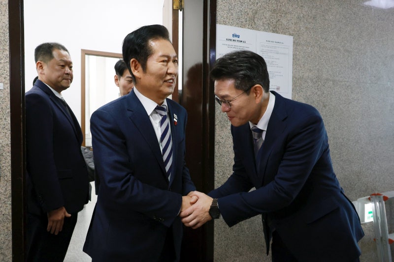 <b>정원오</b>, 정청래와 비공개 면담 “먼길 가기 위한 채비”