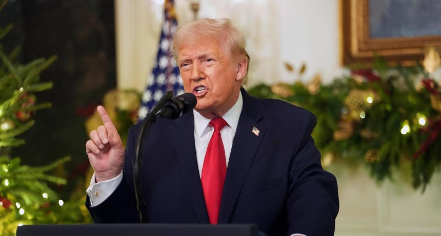  도널드 트럼프 미국 대통령이 17일(현지 시간) 워싱턴 백악관에서 18분간 대국민 생중계 연설을 갖고 “11개월간 누구도 상상하지 못한 성과를 거뒀다”고 자찬했다.그러나 같은 날 PBS방송·메리스트대·공영NPR 