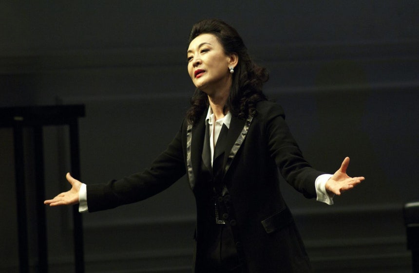 2016년 연극‘마스터 클래스’에서 주인공 마리아 칼라스를 연기한 윤석화.동아일보DB