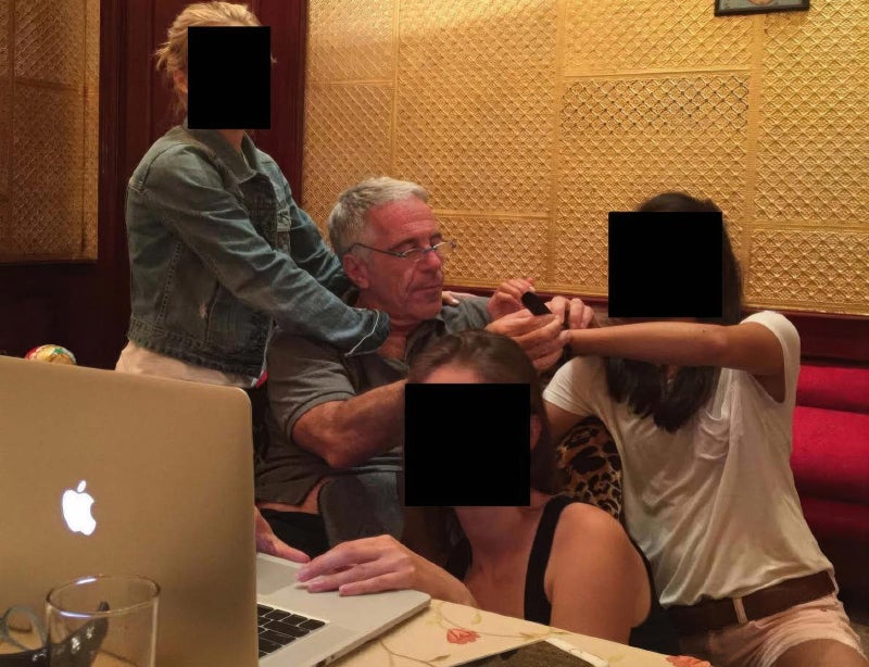 성범죄자 <b>엡스타인</b> 사진 속에 빌게이츠, 촘스키, 빌 <b>클린턴</b>까지…