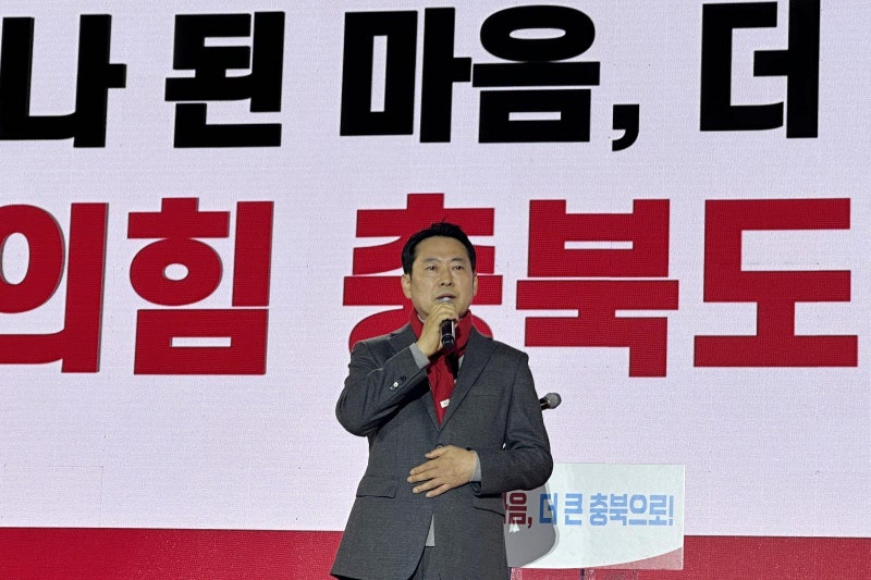 <b>장동혁</b> ‘<b>노선 전환</b>’ 시사에…당내 “인적쇄신 보여줘야 진정성”