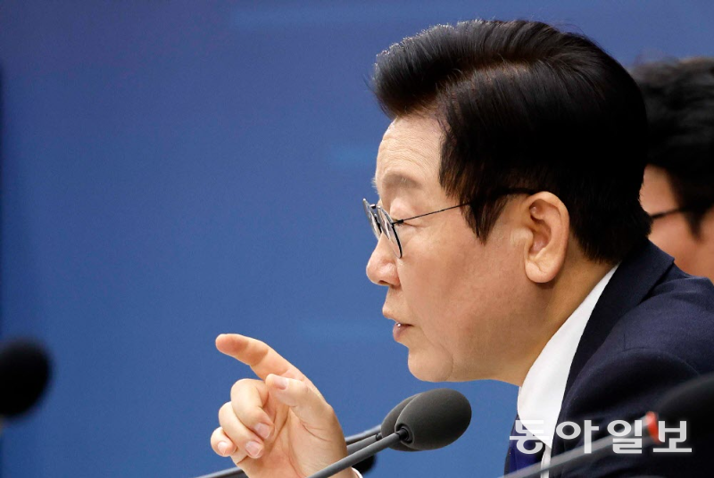 [사설]생방 국정보고… 디테일하나 말 넘치고, 투명하나 일방 우려