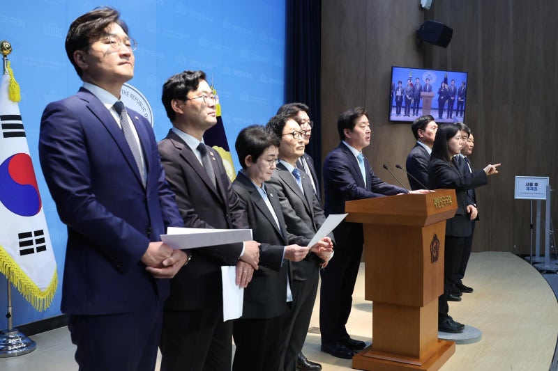 與, 대전-충남 통합 특위 구성… 주도권 뺏긴 野 “선거 개입”